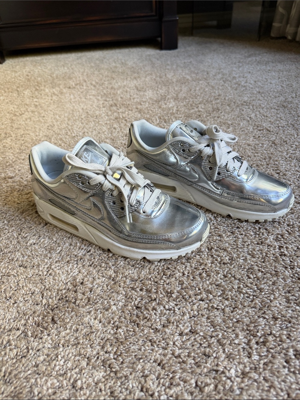 Nike Air Max 90 Women’s Metallic Silver Sneakers